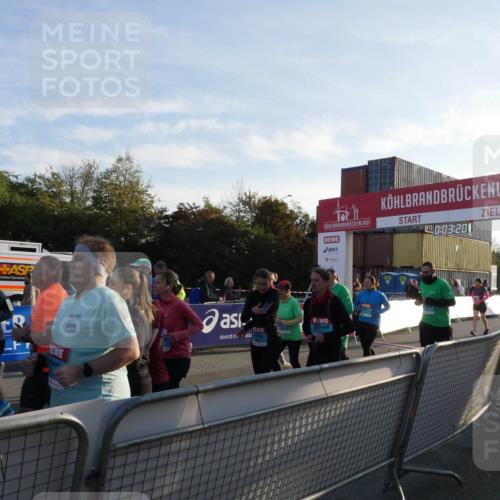 03.10.2025 - Köhlbrandbrückenlauf Matties Gatica Varas http://msf.ph/oto/9163490 03.10.2025 09:03:22 Ziel  meine-sportfotos.de