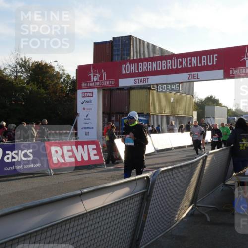 03.10.2025 - Köhlbrandbrückenlauf Matties Gatica Varas http://msf.ph/oto/9163496 03.10.2025 09:03:48 Ziel  meine-sportfotos.de
