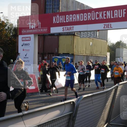 03.10.2025 - Köhlbrandbrückenlauf Matties Gatica Varas http://msf.ph/oto/9163517 03.10.2025 09:03:55 Ziel  meine-sportfotos.de