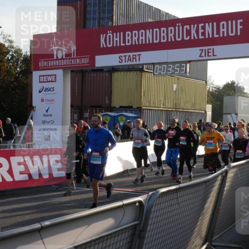 03.10.2025 - Köhlbrandbrückenlauf Matties Gatica Varas http://msf.ph/oto/9163518 03.10.2025 09:03:55 Ziel  meine-sportfotos.de
