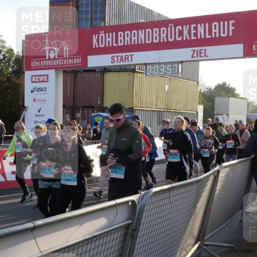 03.10.2025 - Köhlbrandbrückenlauf Matties Gatica Varas http://msf.ph/oto/9163532 03.10.2025 09:03:59 Ziel  meine-sportfotos.de