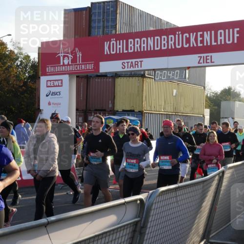 03.10.2025 - Köhlbrandbrückenlauf Matties Gatica Varas http://msf.ph/oto/9163540 03.10.2025 09:04:03 Ziel  meine-sportfotos.de