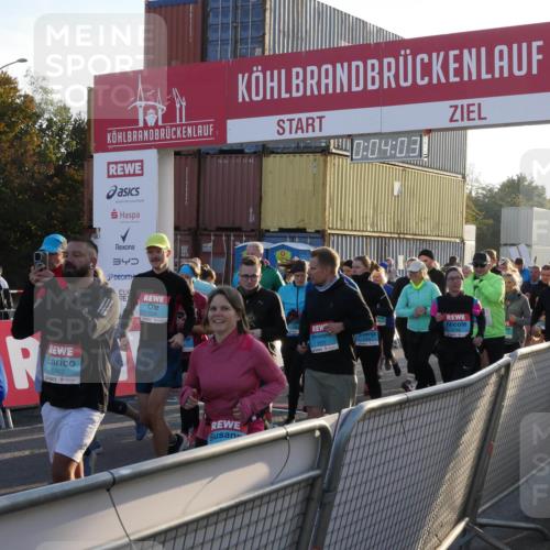 03.10.2025 - Köhlbrandbrückenlauf Matties Gatica Varas http://msf.ph/oto/9163547 03.10.2025 09:04:05 Ziel  meine-sportfotos.de
