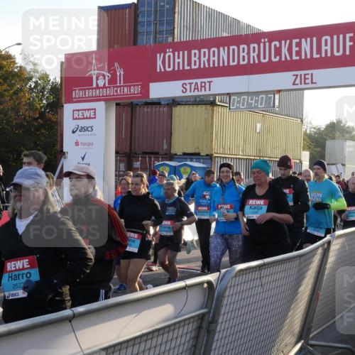 03.10.2025 - Köhlbrandbrückenlauf Matties Gatica Varas http://msf.ph/oto/9163559 03.10.2025 09:04:09 Ziel  meine-sportfotos.de