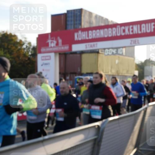 03.10.2025 - Köhlbrandbrückenlauf Matties Gatica Varas http://msf.ph/oto/9163571 03.10.2025 09:04:11 Ziel  meine-sportfotos.de