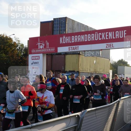 03.10.2025 - Köhlbrandbrückenlauf Matties Gatica Varas http://msf.ph/oto/9163588 03.10.2025 09:04:16 Ziel  meine-sportfotos.de