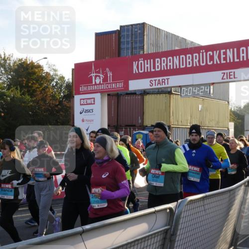 03.10.2025 - Köhlbrandbrückenlauf Matties Gatica Varas http://msf.ph/oto/9163623 03.10.2025 09:04:25 Ziel  meine-sportfotos.de