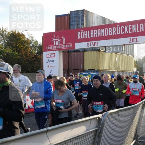 03.10.2025 - Köhlbrandbrückenlauf Matties Gatica Varas http://msf.ph/oto/9163650 03.10.2025 09:04:33 Ziel  meine-sportfotos.de