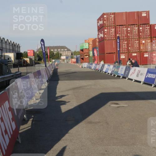 03.10.2025 - Köhlbrandbrückenlauf Matties Gatica Varas http://msf.ph/oto/9163677 03.10.2025 09:29:53 Ziel  meine-sportfotos.de