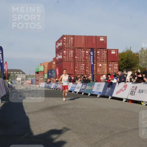 03.10.2025 - Köhlbrandbrückenlauf Matties Gatica Varas http://msf.ph/oto/9163817 03.10.2025 09:46:54 Ziel 1013, 3760 meine-sportfotos.de