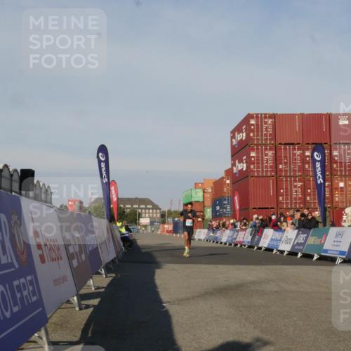03.10.2025 - Köhlbrandbrückenlauf Matties Gatica Varas http://msf.ph/oto/9163826 03.10.2025 09:47:00 Ziel 3760 meine-sportfotos.de