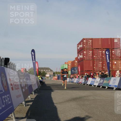 03.10.2025 - Köhlbrandbrückenlauf Matties Gatica Varas http://msf.ph/oto/9163827 03.10.2025 09:47:00 Ziel 3760 meine-sportfotos.de