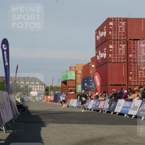 03.10.2025 - Köhlbrandbrückenlauf Matties Gatica Varas http://msf.ph/oto/9163853 03.10.2025 09:47:44 Ziel 1062, 3304 meine-sportfotos.de