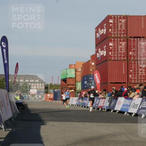 03.10.2025 - Köhlbrandbrückenlauf Matties Gatica Varas http://msf.ph/oto/9163857 03.10.2025 09:47:45 Ziel 1062, 3304 meine-sportfotos.de