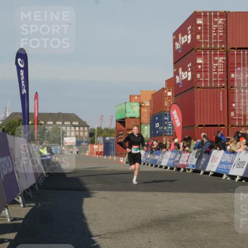 03.10.2025 - Köhlbrandbrückenlauf Matties Gatica Varas http://msf.ph/oto/9163955 03.10.2025 09:48:50 Ziel 3127 meine-sportfotos.de