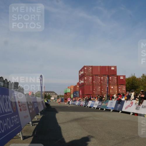 03.10.2025 - Köhlbrandbrückenlauf Matties Gatica Varas http://msf.ph/oto/9163965 03.10.2025 09:49:23 Ziel 3203 meine-sportfotos.de