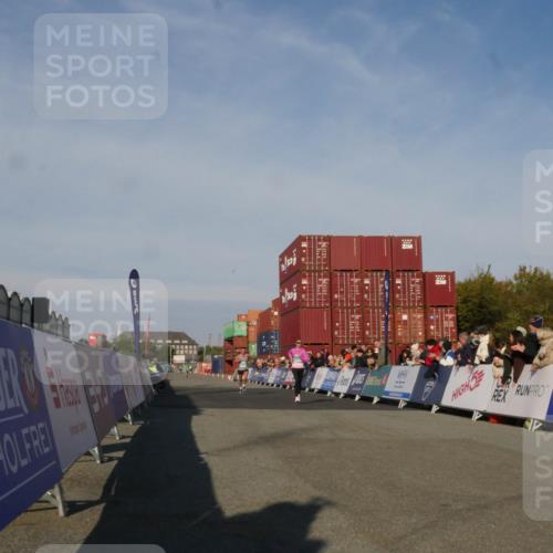 03.10.2025 - Köhlbrandbrückenlauf Matties Gatica Varas http://msf.ph/oto/9163972 03.10.2025 09:49:27 Ziel 1022, 3203 meine-sportfotos.de