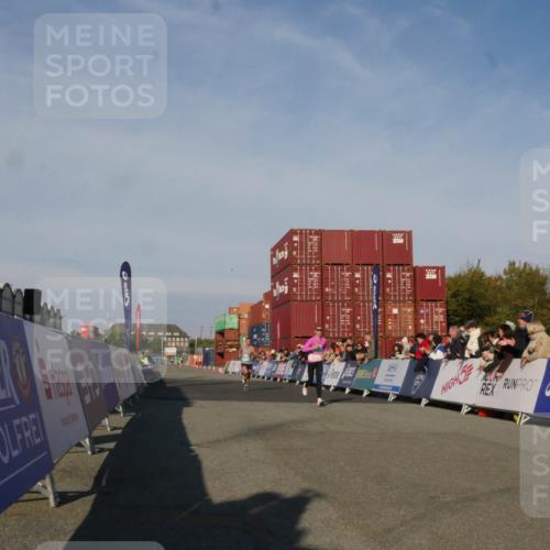 03.10.2025 - Köhlbrandbrückenlauf Matties Gatica Varas http://msf.ph/oto/9163976 03.10.2025 09:49:28 Ziel 1022, 3203 meine-sportfotos.de