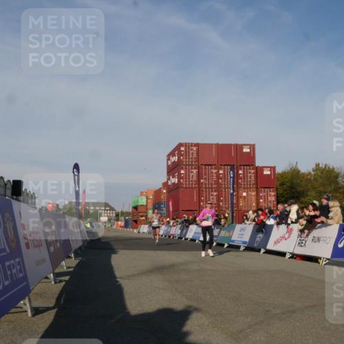 03.10.2025 - Köhlbrandbrückenlauf Matties Gatica Varas http://msf.ph/oto/9163978 03.10.2025 09:49:28 Ziel 1022, 3203 meine-sportfotos.de