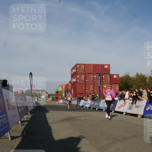 03.10.2025 - Köhlbrandbrückenlauf Matties Gatica Varas http://msf.ph/oto/9163981 03.10.2025 09:49:29 Ziel 1022, 3203 meine-sportfotos.de
