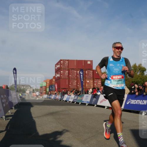 03.10.2025 - Köhlbrandbrückenlauf Matties Gatica Varas http://msf.ph/oto/9164028 03.10.2025 09:49:56 Ziel 1041, 2176 meine-sportfotos.de