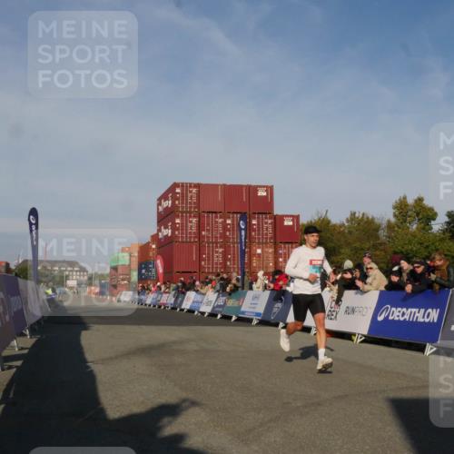 03.10.2025 - Köhlbrandbrückenlauf Matties Gatica Varas http://msf.ph/oto/9164040 03.10.2025 09:50:04 Ziel 2176 meine-sportfotos.de