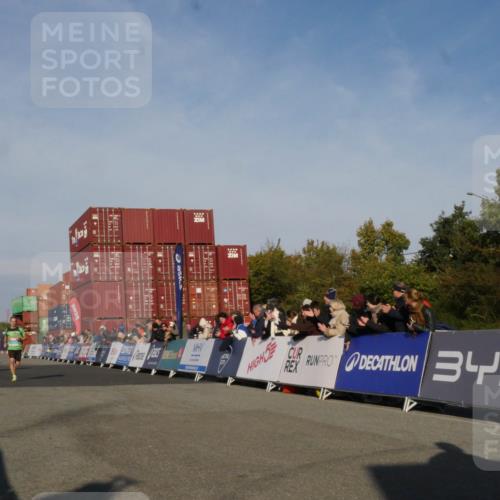 03.10.2025 - Köhlbrandbrückenlauf Matties Gatica Varas http://msf.ph/oto/9164077 03.10.2025 09:50:31 Ziel 1174, 2702 meine-sportfotos.de