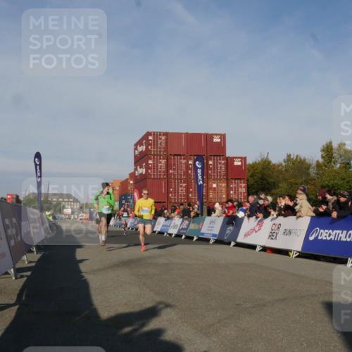 03.10.2025 - Köhlbrandbrückenlauf Matties Gatica Varas http://msf.ph/oto/9164135 03.10.2025 09:50:59 Ziel 1007, 1017, 1044, 2701 meine-sportfotos.de