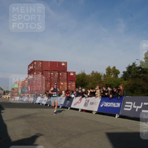 03.10.2025 - Köhlbrandbrückenlauf Matties Gatica Varas http://msf.ph/oto/9164150 03.10.2025 09:51:03 Ziel 1007, 1017, 3153 meine-sportfotos.de