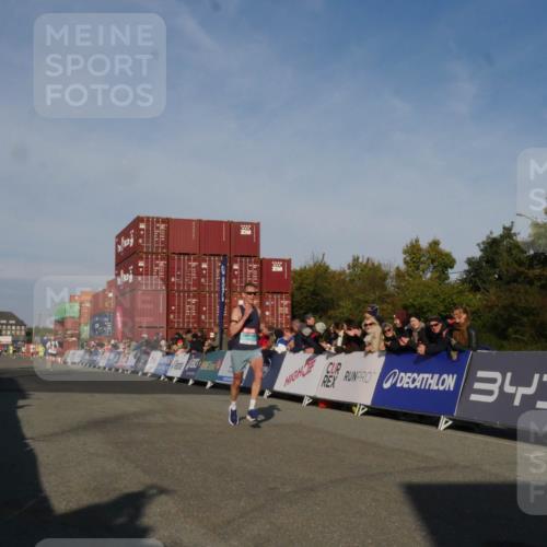 03.10.2025 - Köhlbrandbrückenlauf Matties Gatica Varas http://msf.ph/oto/9164152 03.10.2025 09:51:03 Ziel 1007, 1017, 3153 meine-sportfotos.de