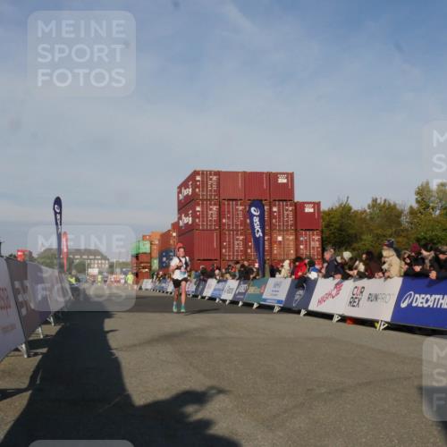 03.10.2025 - Köhlbrandbrückenlauf Matties Gatica Varas http://msf.ph/oto/9164162 03.10.2025 09:51:08 Ziel 3153 meine-sportfotos.de