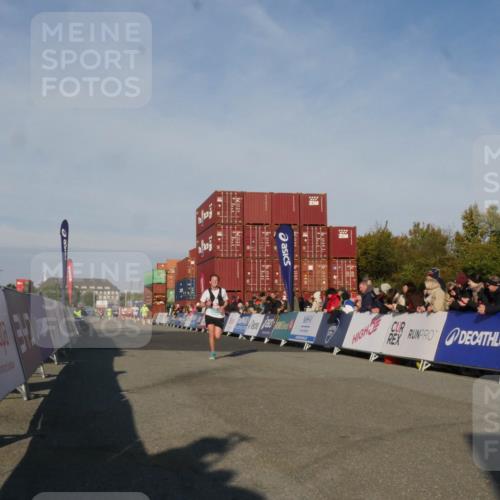 03.10.2025 - Köhlbrandbrückenlauf Matties Gatica Varas http://msf.ph/oto/9164164 03.10.2025 09:51:09 Ziel 3153 meine-sportfotos.de