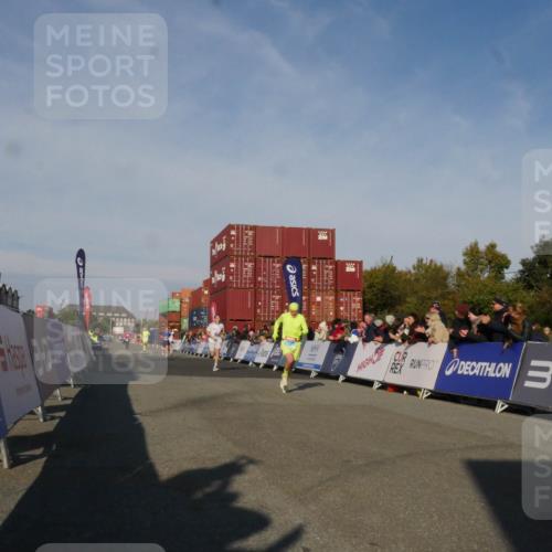 03.10.2025 - Köhlbrandbrückenlauf Matties Gatica Varas http://msf.ph/oto/9164183 03.10.2025 09:51:19 Ziel 3154, 3460, 3740 meine-sportfotos.de