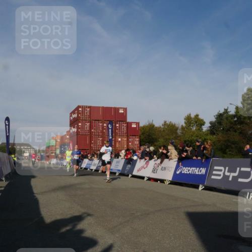 03.10.2025 - Köhlbrandbrückenlauf Matties Gatica Varas http://msf.ph/oto/9164203 03.10.2025 09:51:26 Ziel 1032, 3082, 3154, 3401, 3740 meine-sportfotos.de