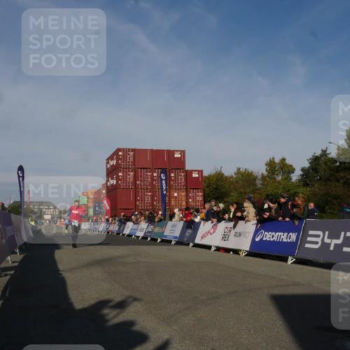 03.10.2025 - Köhlbrandbrückenlauf Matties Gatica Varas http://msf.ph/oto/9164222 03.10.2025 09:51:31 Ziel 1032, 1057, 3082, 3401 meine-sportfotos.de