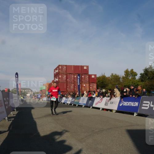 03.10.2025 - Köhlbrandbrückenlauf Matties Gatica Varas http://msf.ph/oto/9164227 03.10.2025 09:51:32 Ziel 1032, 1057, 3082, 3401 meine-sportfotos.de