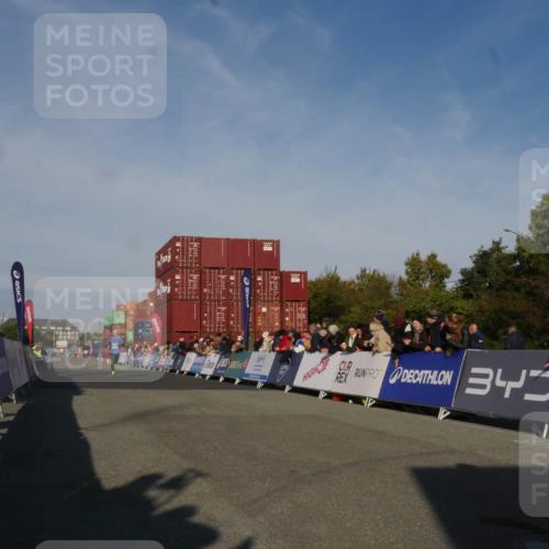 03.10.2025 - Köhlbrandbrückenlauf Matties Gatica Varas http://msf.ph/oto/9164234 03.10.2025 09:51:34 Ziel 1057, 3401 meine-sportfotos.de