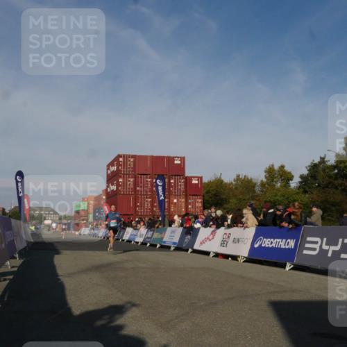 03.10.2025 - Köhlbrandbrückenlauf Matties Gatica Varas http://msf.ph/oto/9164267 03.10.2025 09:51:49 Ziel 3350, 3809 meine-sportfotos.de
