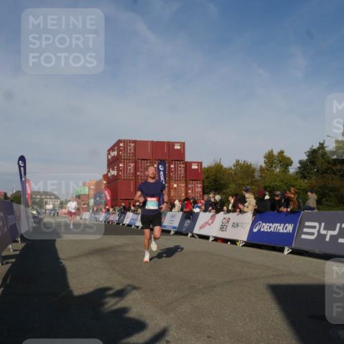 03.10.2025 - Köhlbrandbrückenlauf Matties Gatica Varas http://msf.ph/oto/9164287 03.10.2025 09:51:57 Ziel 3086, 3809 meine-sportfotos.de