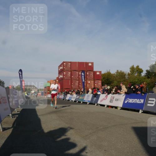 03.10.2025 - Köhlbrandbrückenlauf Matties Gatica Varas http://msf.ph/oto/9164296 03.10.2025 09:52:00 Ziel 1187, 3086, 3756, 3809 meine-sportfotos.de