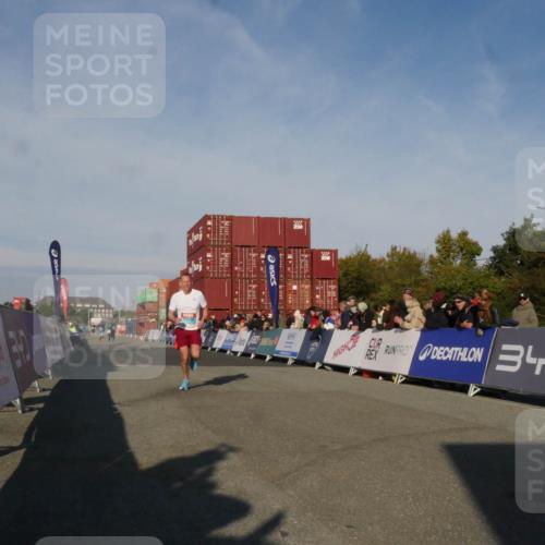 03.10.2025 - Köhlbrandbrückenlauf Matties Gatica Varas http://msf.ph/oto/9164298 03.10.2025 09:52:01 Ziel 1187, 3086, 3756 meine-sportfotos.de