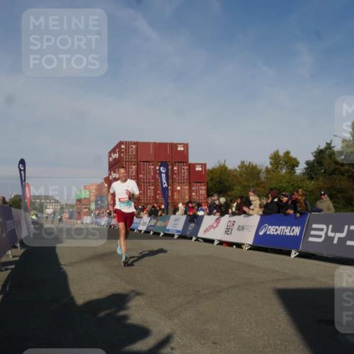 03.10.2025 - Köhlbrandbrückenlauf Matties Gatica Varas http://msf.ph/oto/9164300 03.10.2025 09:52:01 Ziel 1187, 3086, 3756 meine-sportfotos.de