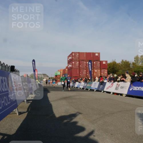 03.10.2025 - Köhlbrandbrückenlauf Matties Gatica Varas http://msf.ph/oto/9164311 03.10.2025 09:52:08 Ziel 1026, 1187, 2722, 3756 meine-sportfotos.de