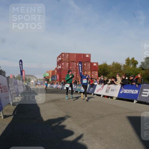 03.10.2025 - Köhlbrandbrückenlauf Matties Gatica Varas http://msf.ph/oto/9164320 03.10.2025 09:52:09 Ziel 1026, 1187, 2722, 3248, 3756 meine-sportfotos.de