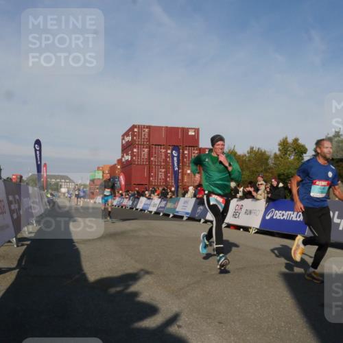 03.10.2025 - Köhlbrandbrückenlauf Matties Gatica Varas http://msf.ph/oto/9164323 03.10.2025 09:52:10 Ziel 1026, 1187, 2722, 3248, 3756 meine-sportfotos.de