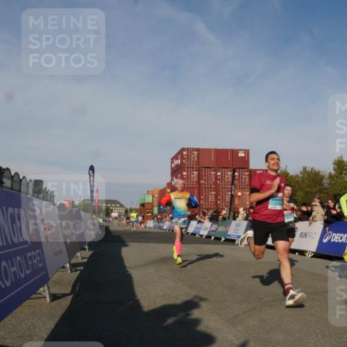 03.10.2025 - Köhlbrandbrückenlauf Matties Gatica Varas http://msf.ph/oto/9164404 03.10.2025 09:52:45 Ziel 1019, 1055, 2792, 3008, 3610, 3712 meine-sportfotos.de