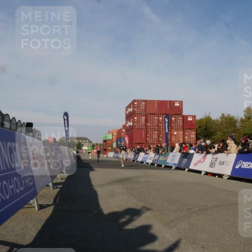 03.10.2025 - Köhlbrandbrückenlauf Matties Gatica Varas http://msf.ph/oto/9164447 03.10.2025 09:52:58 Ziel 1035, 2705, 2933, 3269, 3629 meine-sportfotos.de