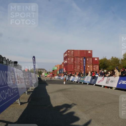 03.10.2025 - Köhlbrandbrückenlauf Matties Gatica Varas http://msf.ph/oto/9164449 03.10.2025 09:52:58 Ziel 1035, 2705, 2933, 3269, 3629 meine-sportfotos.de