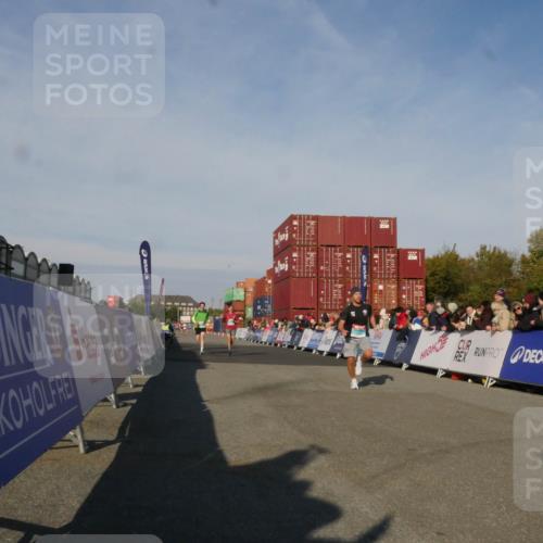 03.10.2025 - Köhlbrandbrückenlauf Matties Gatica Varas http://msf.ph/oto/9164455 03.10.2025 09:53:00 Ziel 1035, 2705, 3629 meine-sportfotos.de