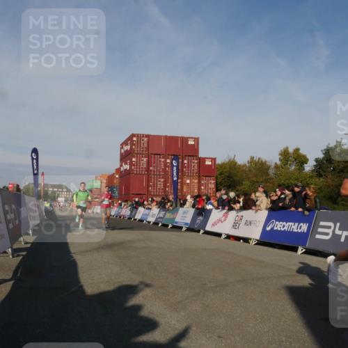 03.10.2025 - Köhlbrandbrückenlauf Matties Gatica Varas http://msf.ph/oto/9164460 03.10.2025 09:53:01 Ziel 1035, 2705, 3629 meine-sportfotos.de